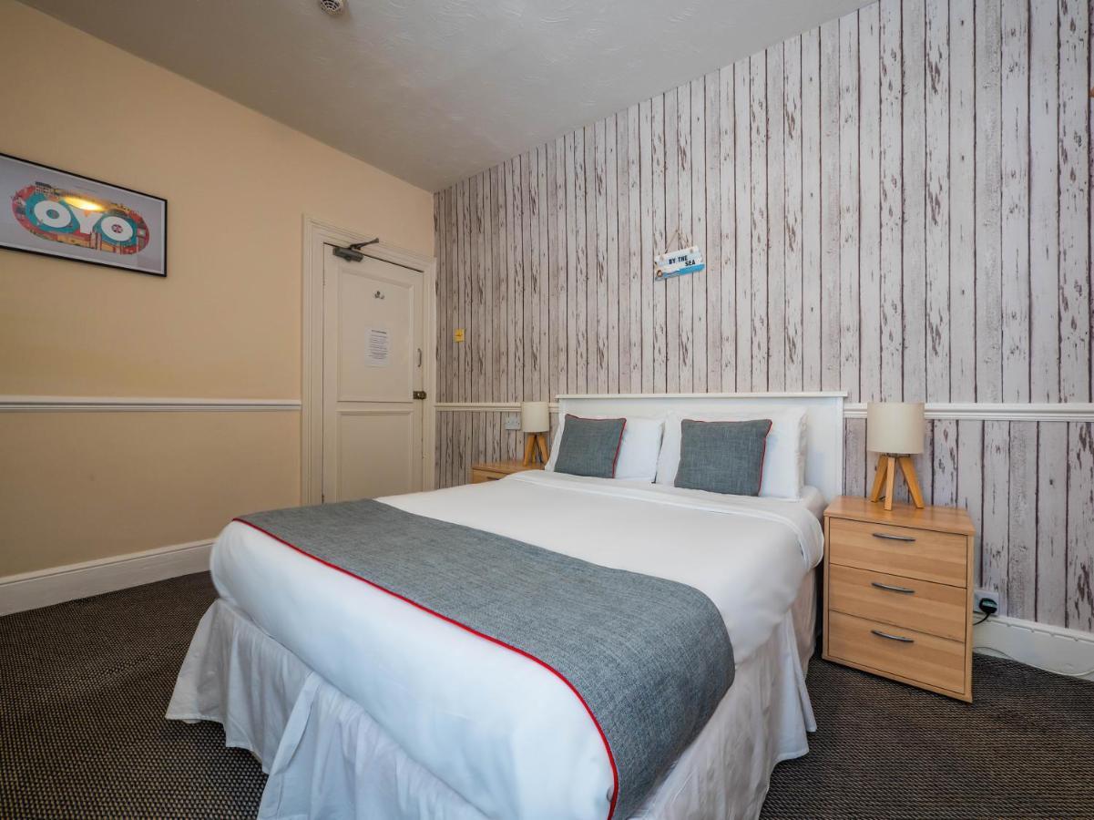 OYO Pier Hotel Rhyl Exterior foto