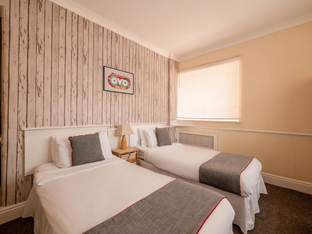 OYO Pier Hotel Rhyl Exterior foto